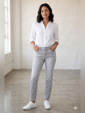 NYDJ | Sheri Slim Jeans in Light Gray with LiftTuck Technology | Sz 8